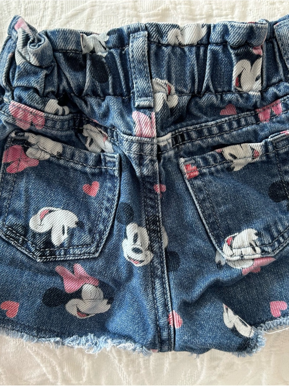 BabyGAP Disney Denim Shorts with Minnie & Mickey Heart Print - Picture 2 of 3